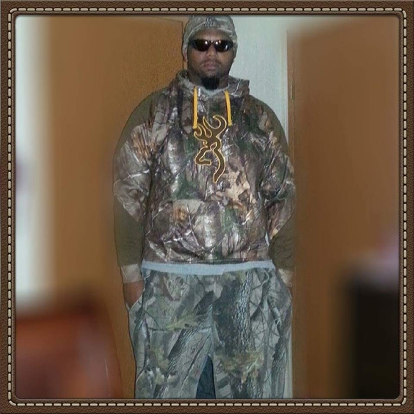 Meet your Posher, Shad - Picture 1 of 1